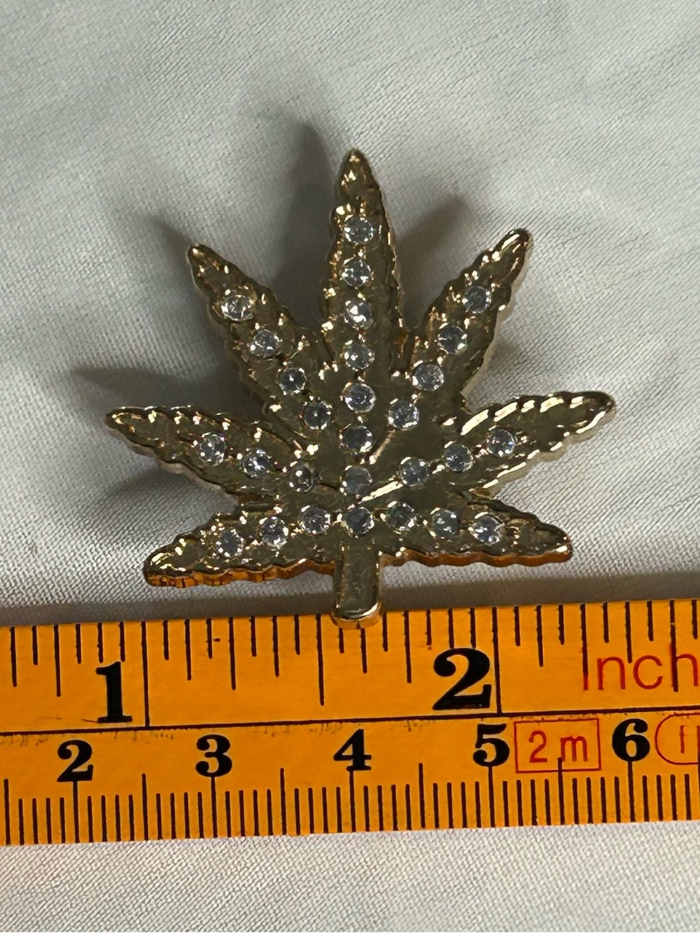 Gold Leaf Crystal Pin - Rhinestone Cannabis Leaf Jibbitz Croc Charm - Picture 4 of 5